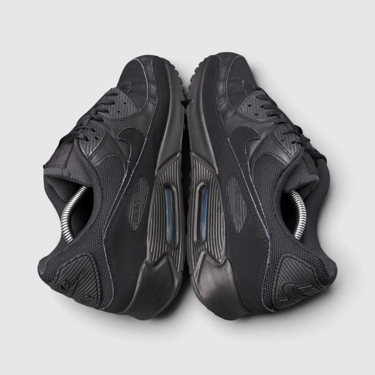 Nike Air Max 90 Triple Black, buty sportowe męskie w bardzo dobrym stanie rozmiar 46, para butów