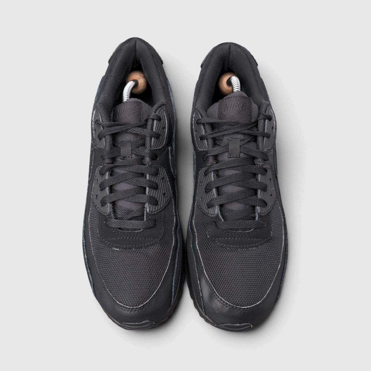 Nike Air Max 90 Triple Black, buty sportowe męskie w bardzo dobrym stanie rozmiar 46, widok z góry