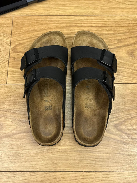 Birkenstock Arizona — klapki damskie w bardzo dobrym stanie rozmiar 39, widok z boku