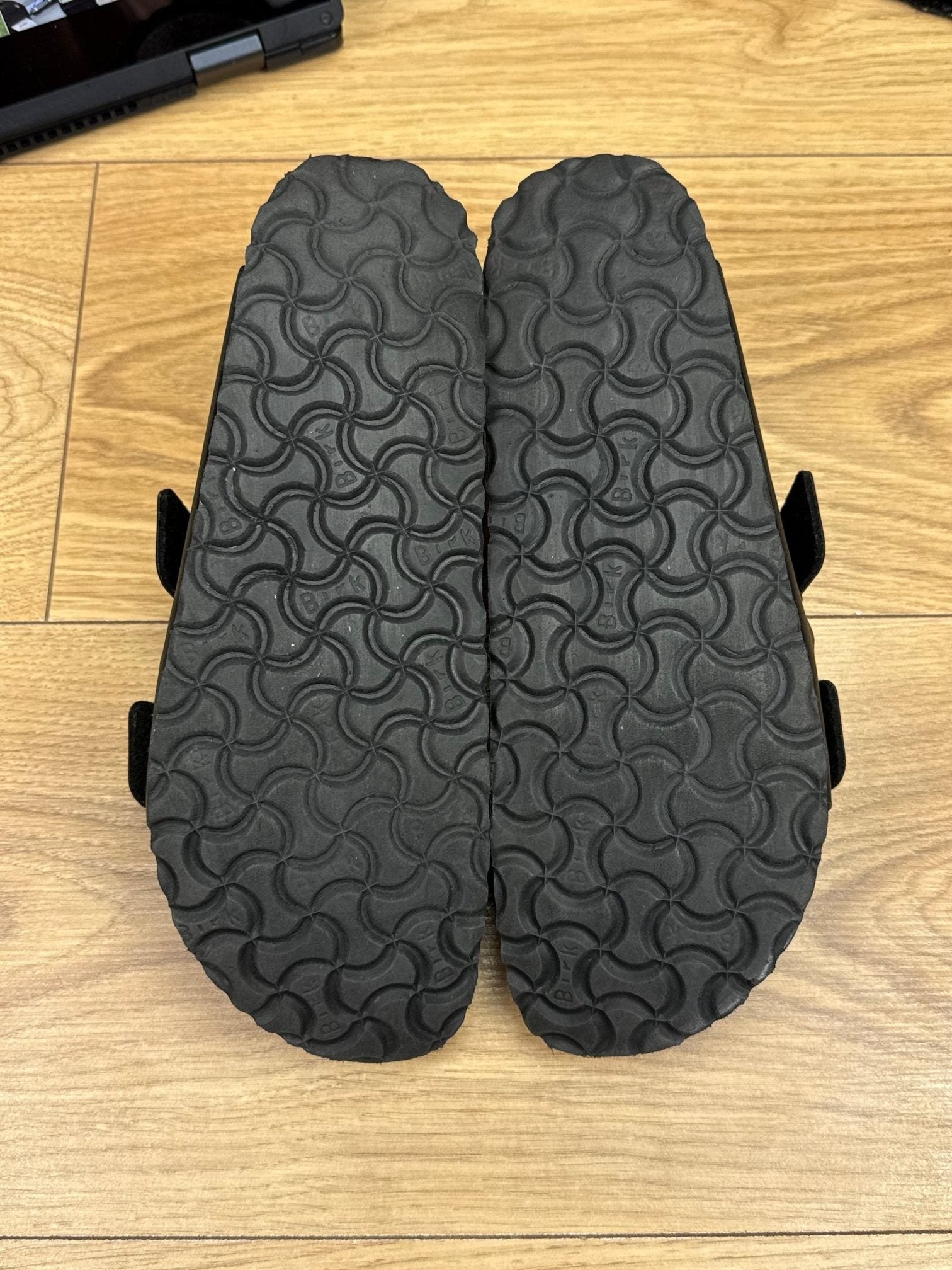 Birkenstock Arizona — klapki damskie w bardzo dobrym stanie rozmiar 39, boczny profil