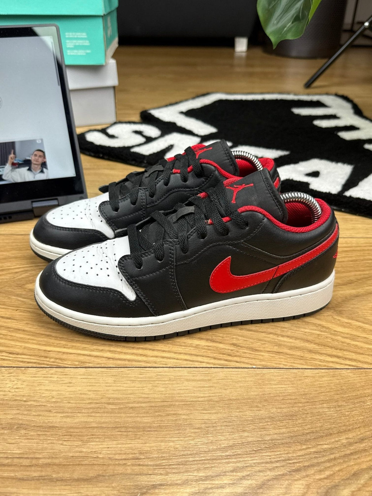 Nike Air Jordan 1 Low — buty sportowe damskie w bardzo dobrym stanie rozmiar 38.5, widok z góry