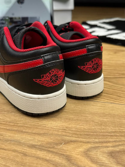 Nike Air Jordan 1 Low — buty sportowe damskie w bardzo dobrym stanie rozmiar 38.5, zapiętki butów