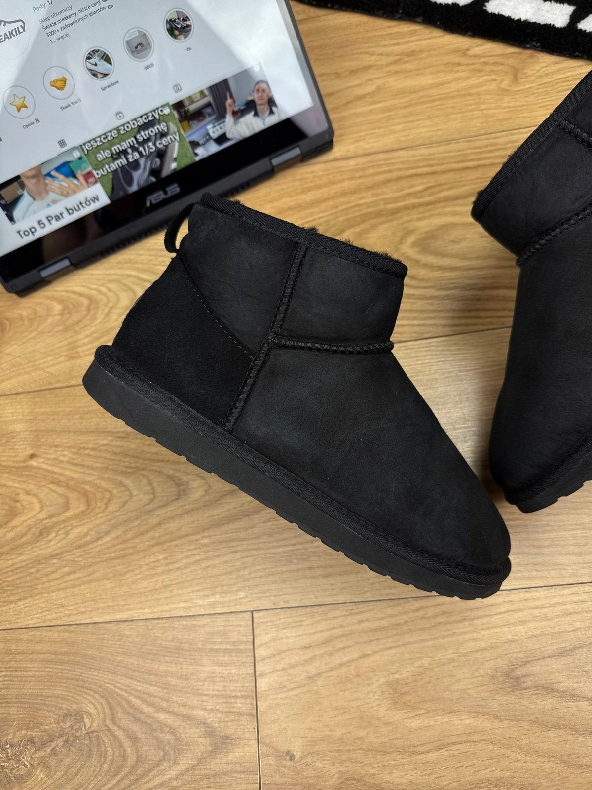 EMU Australia Stinger Micro — buty zimowe męskie w dobrym stanie rozmiar 40, zewnętrzny panel prawego buta