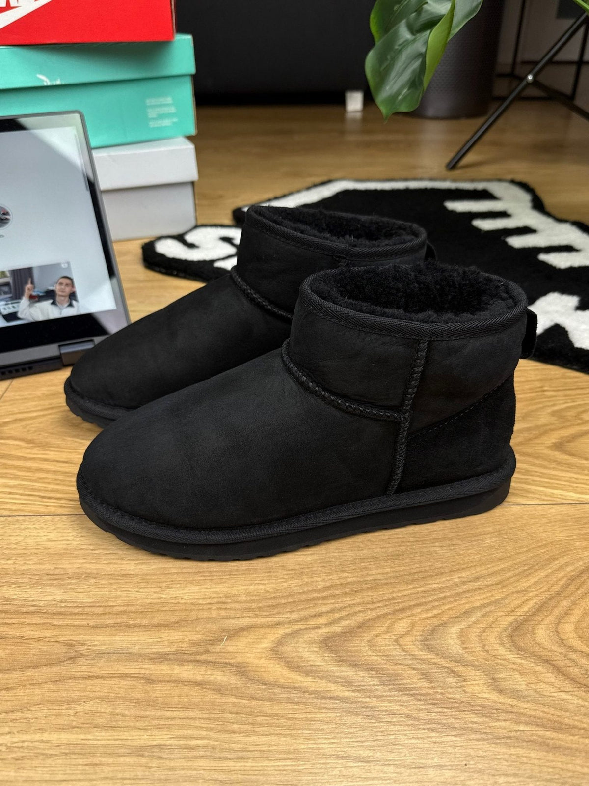 EMU Australia Stinger Micro — buty zimowe męskie w dobrym stanie rozmiar 40, wewnętrzny panel lewego buta
