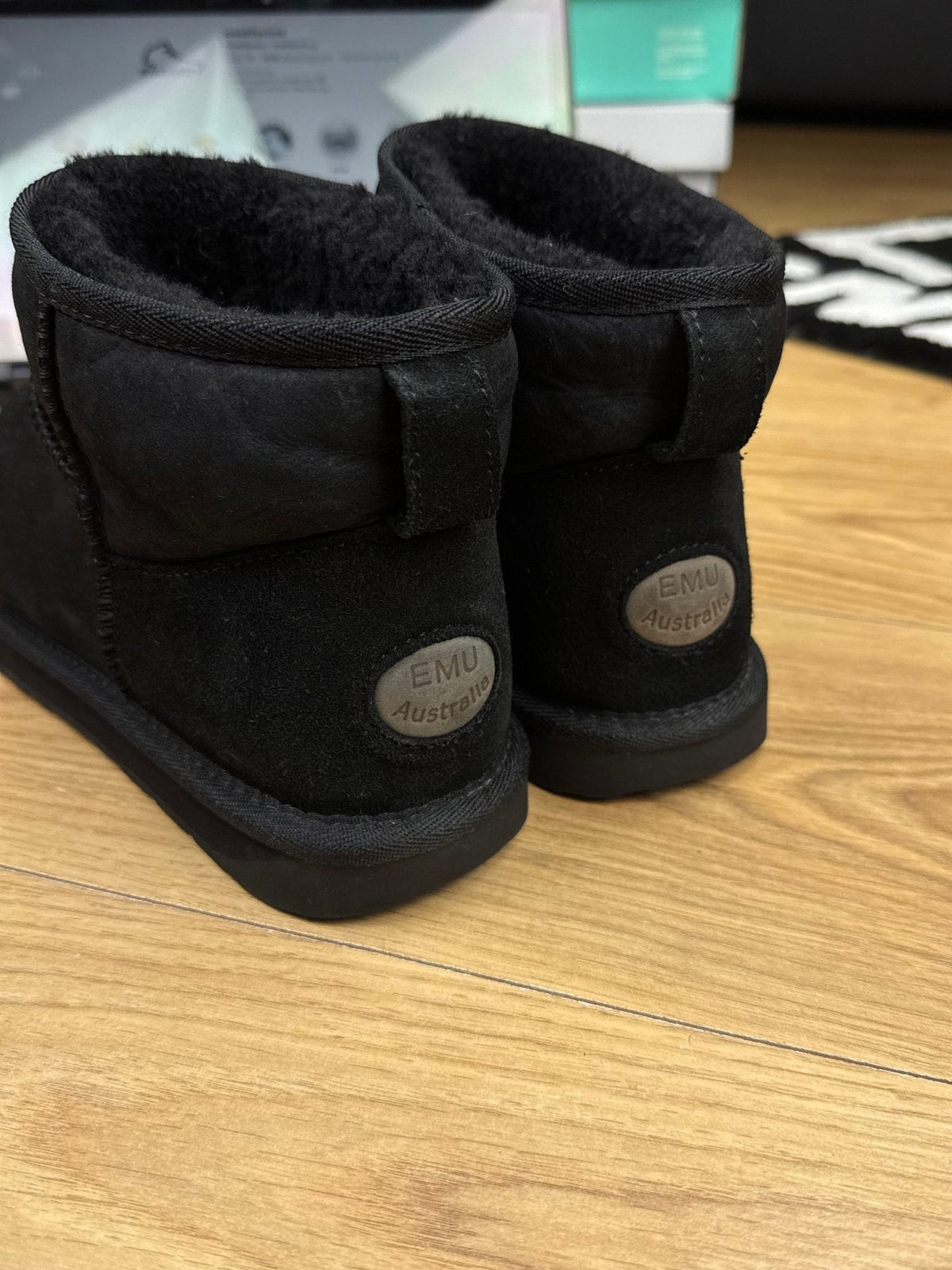 EMU Australia Stinger Micro — buty zimowe męskie w dobrym stanie rozmiar 40, widok z tyłu