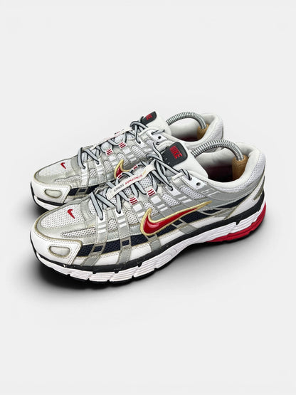 Nike P-6000 Metallic Silver Red — buty sportowe męskie w bardzo dobrym stanie rozmiar 42.5, widok z boku