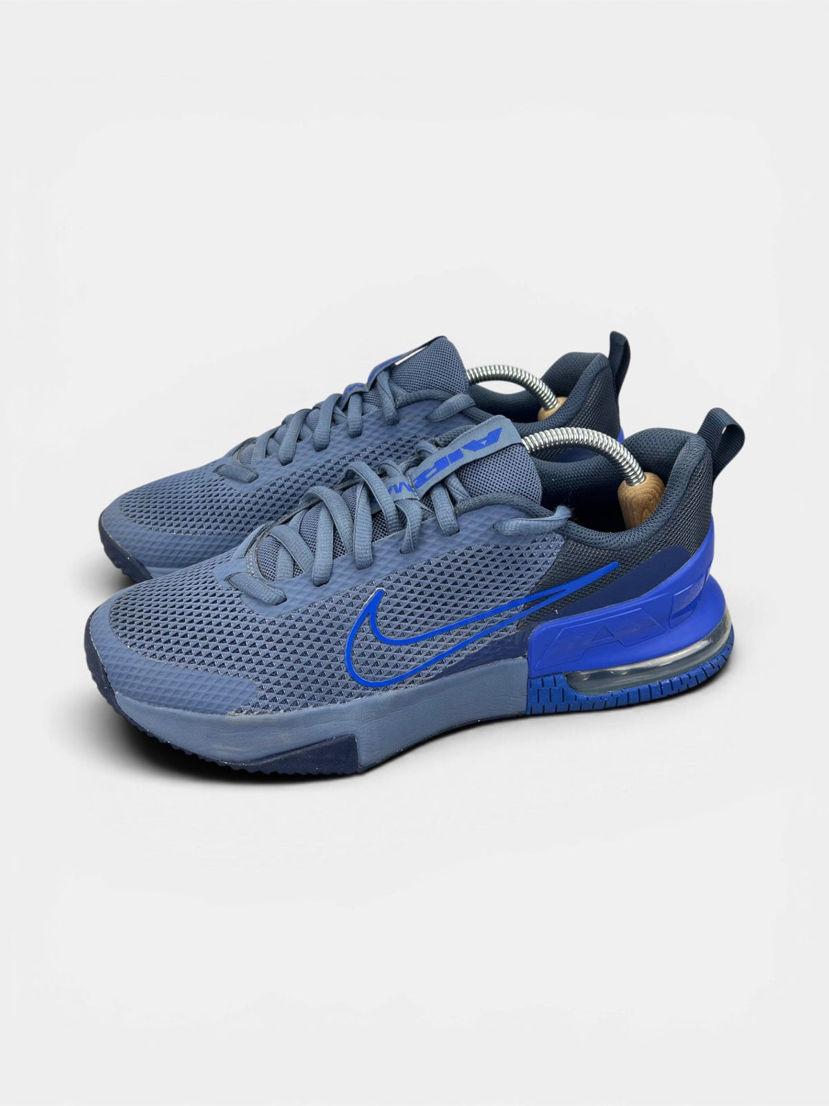 Nike Air Max Alpha Trainer 6 Diffused Blue — buty sportowe męskie w bardzo dobrym stanie rozmiar 44, widok z boku