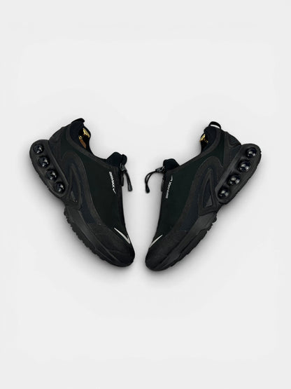 Nike Air Max Dn Roam Triple Black — buty sportowe męskie w bardzo dobrym stanie rozmiar 45, widok z góry na zewnętrzną stronę butów