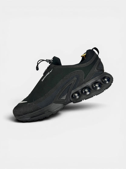 Nike Air Max Dn Roam Triple Black — buty sportowe męskie w bardzo dobrym stanie rozmiar 45, zewnętrzny panel lewego buta