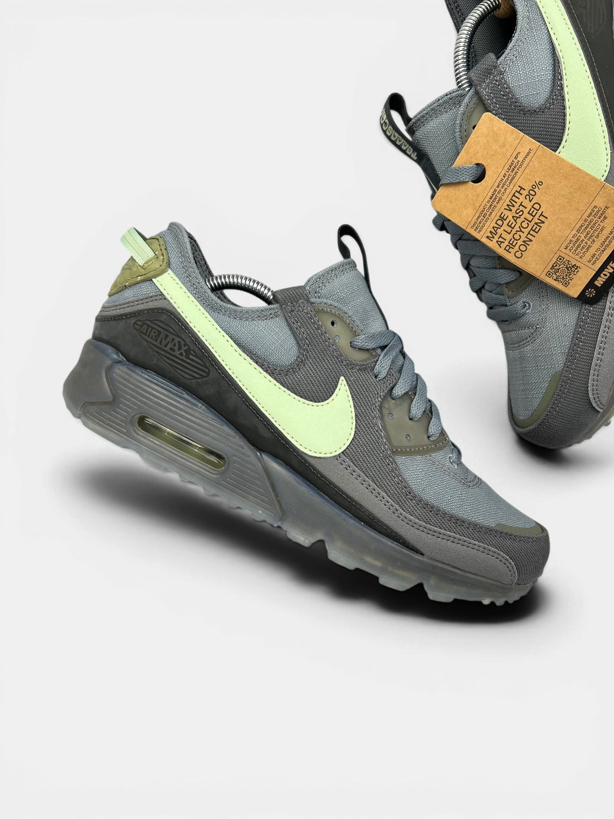 Nike Air Max Terrascape 90 Cool Grey Honeydew — buty sportowe męskie nowe rozmiar 44, zewnętrzny panel prawego buta