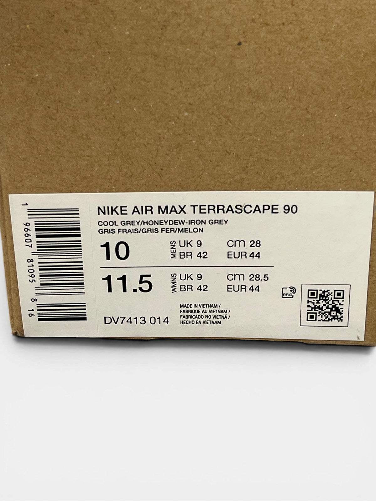 Nike Air Max Terrascape 90 Cool Grey Honeydew — buty sportowe męskie nowe rozmiar 44, para butów, widok z boku na tle studyjnym