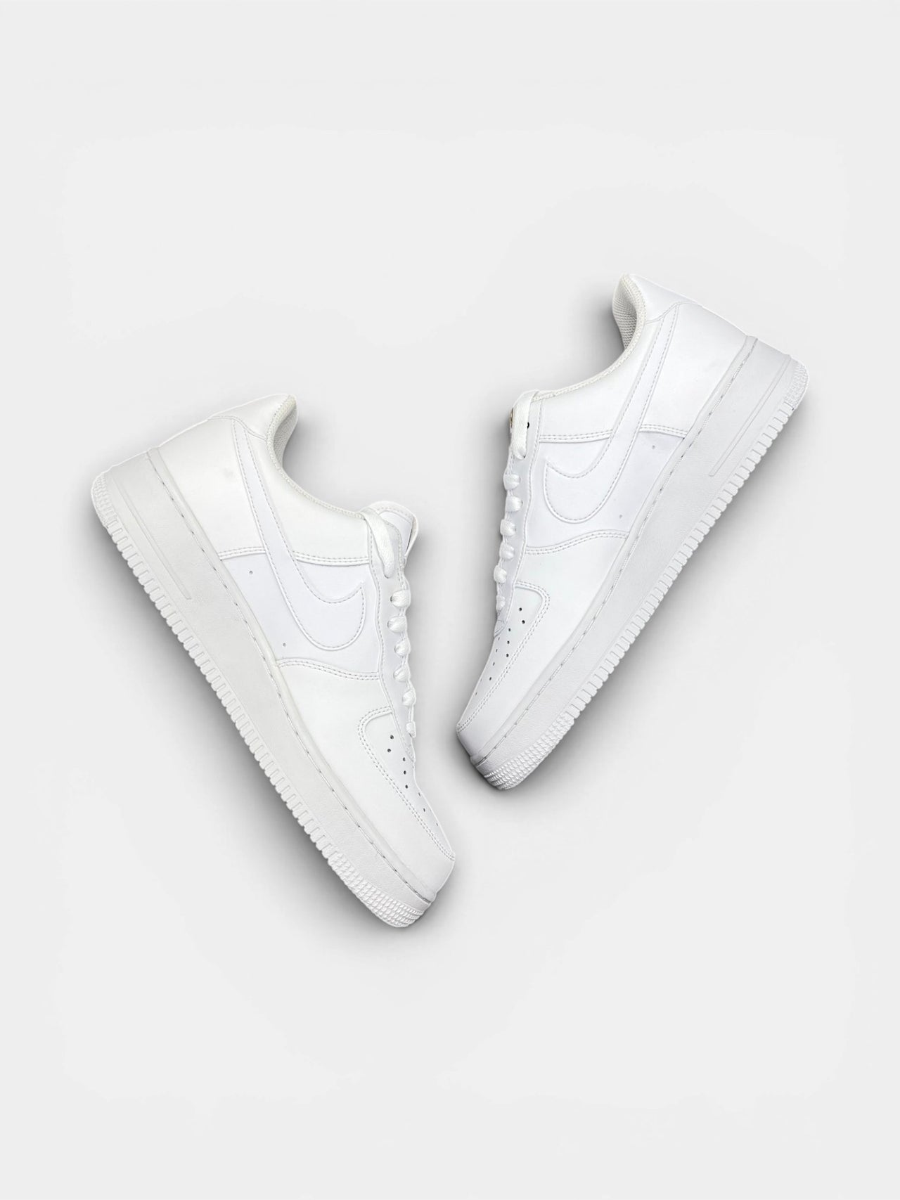 Nike Air Force 1 Low Crest Logo — buty sportowe męskie nowe rozmiar 42.5, widok z góry na wewnętrzną stronę butów