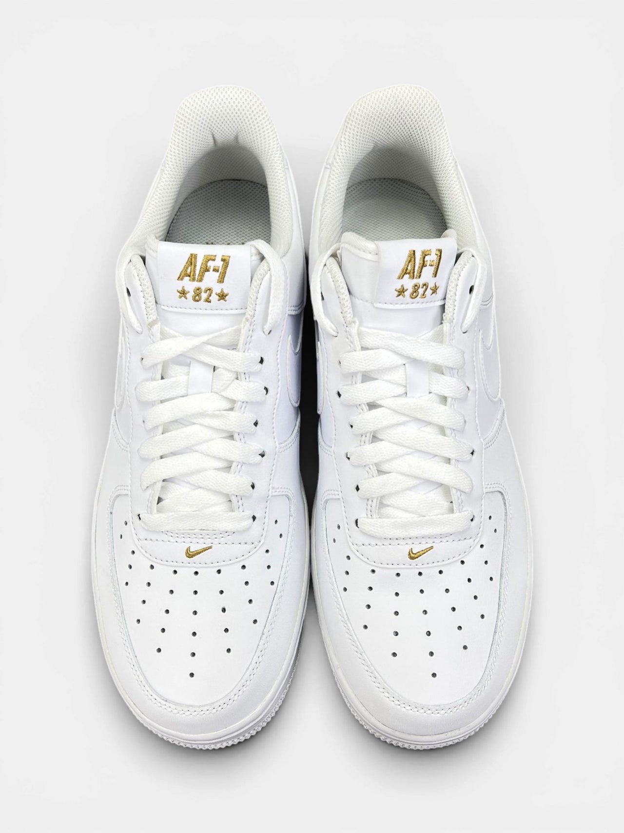 Nike Air Force 1 Low Crest Logo — buty sportowe męskie nowe rozmiar 42.5, widok z góry