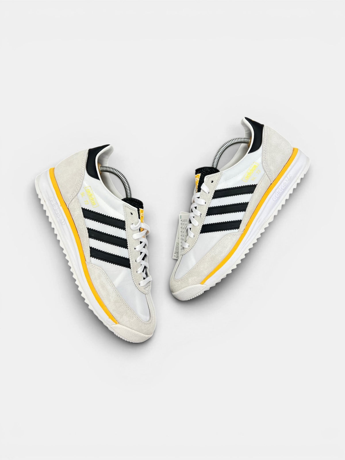 Adidas SL 72 RS Spark Yellow — buty sportowe męskie nowe rozmiar 43 1/3, widok z góry na zewnętrzną stronę butów