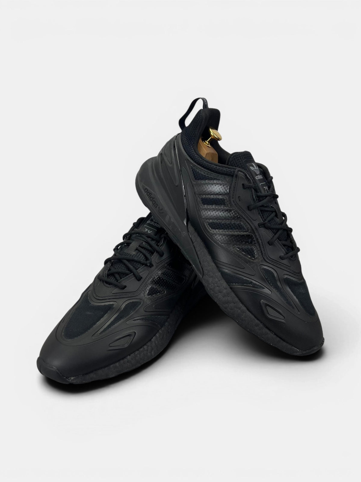 Adidas ZX 2K Boost 2.0 Triple Black — buty sportowe męskie w bardzo dobrym stanie rozmiar 45 1/3, boczny profil