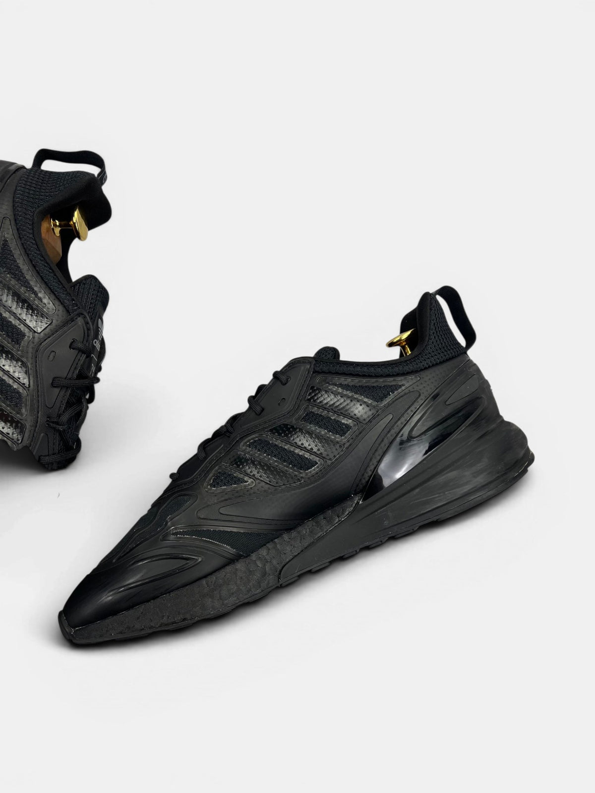 Adidas ZX 2K Boost 2.0 Triple Black — buty sportowe męskie w bardzo dobrym stanie rozmiar 45 1/3, wewnętrzny panel prawego buta