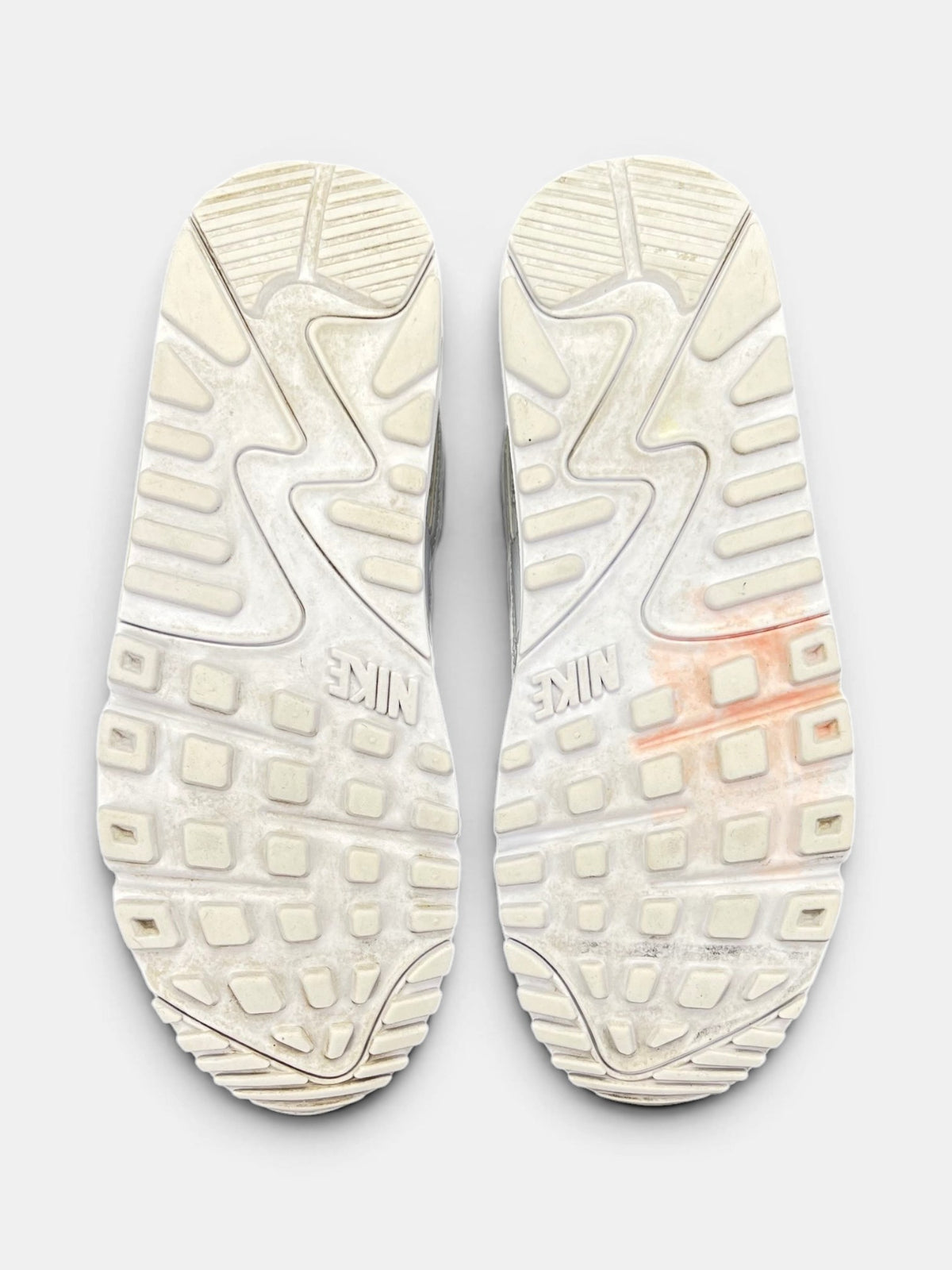 Nike Air Max 90 Triple White — buty sportowe damskie w bardzo dobrym stanie rozmiar 38, podeszwa