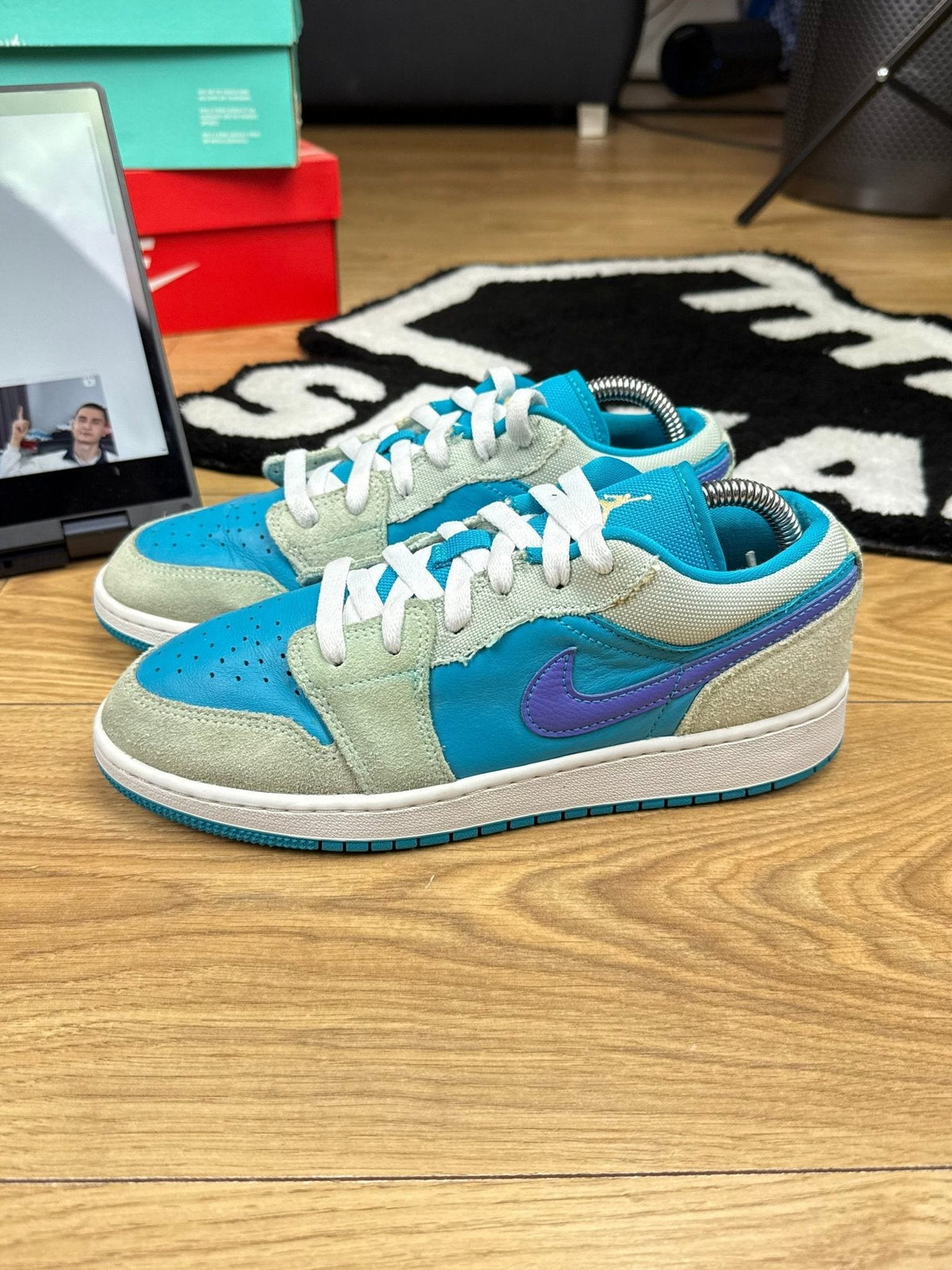 Nike Air Jordan 1 Low SE — buty sportowe męskie w bardzo dobrym stanie rozmiar 39, widok z góry