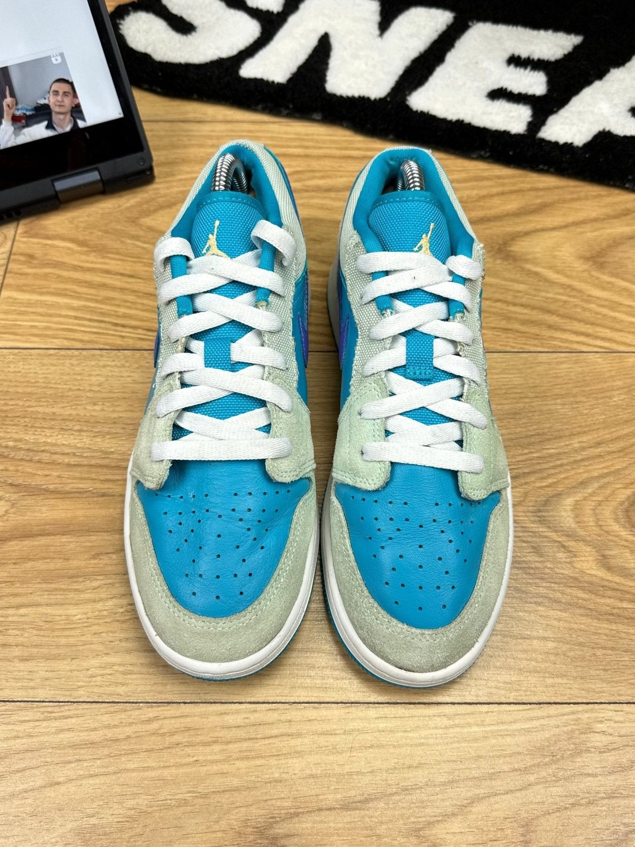 Nike Air Jordan 1 Low SE — buty sportowe męskie w bardzo dobrym stanie rozmiar 39, widok z tyłu