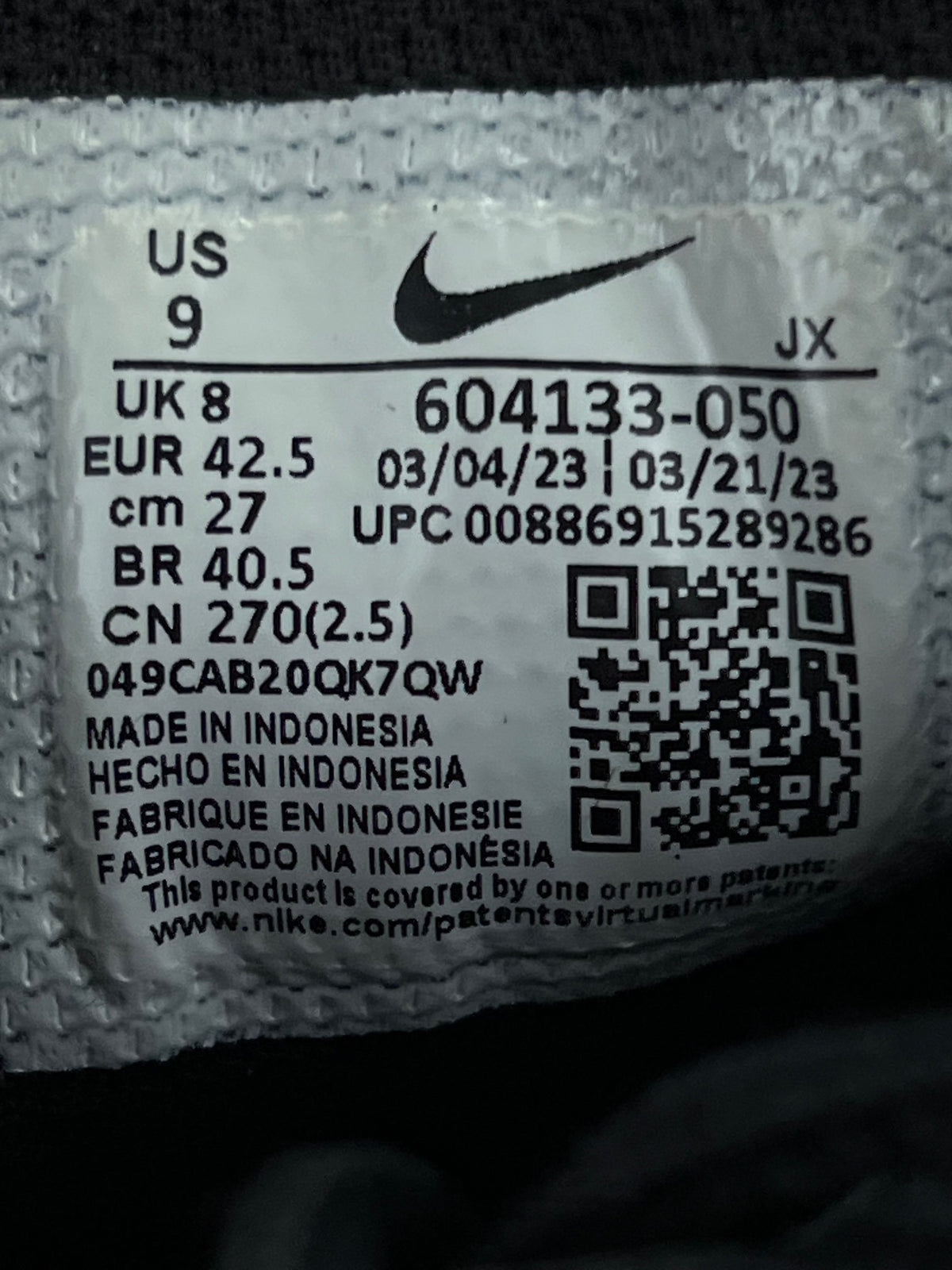 Nike Air Max Plus Triple Black — buty sportowe męskie w bardzo dobrym stanie rozmiar 42.5, opcjonalne zdjęcie 1