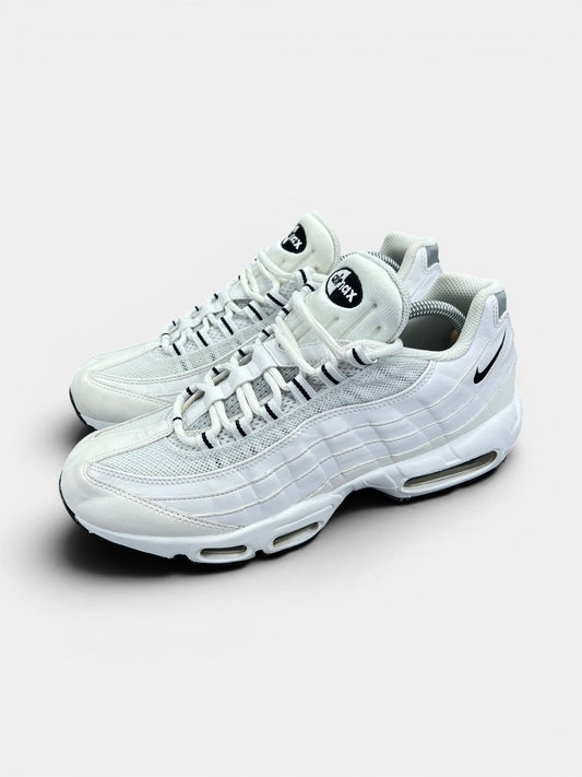 Nike Air Max 95 White Black — buty sportowe męskie w bardzo dobrym stanie rozmiar 44, widok z boku