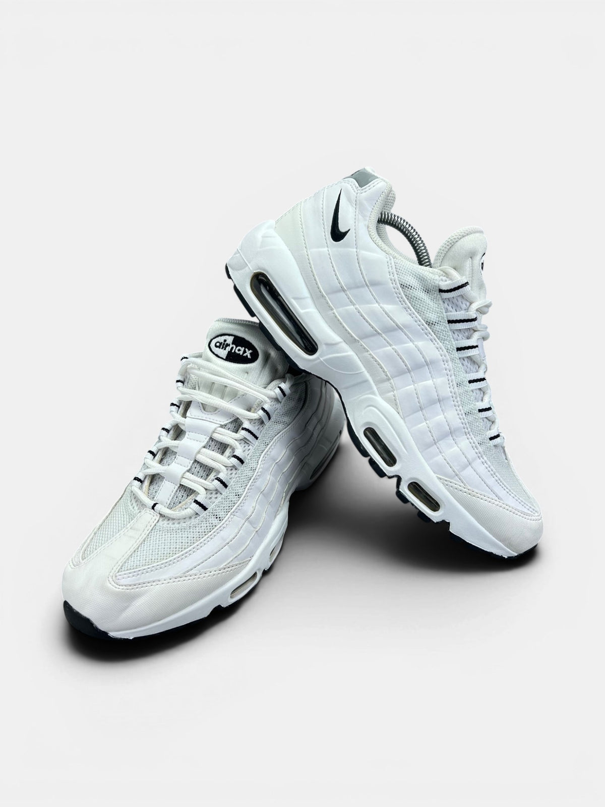 Nike Air Max 95 White Black — buty sportowe męskie w bardzo dobrym stanie rozmiar 44, boczny profil