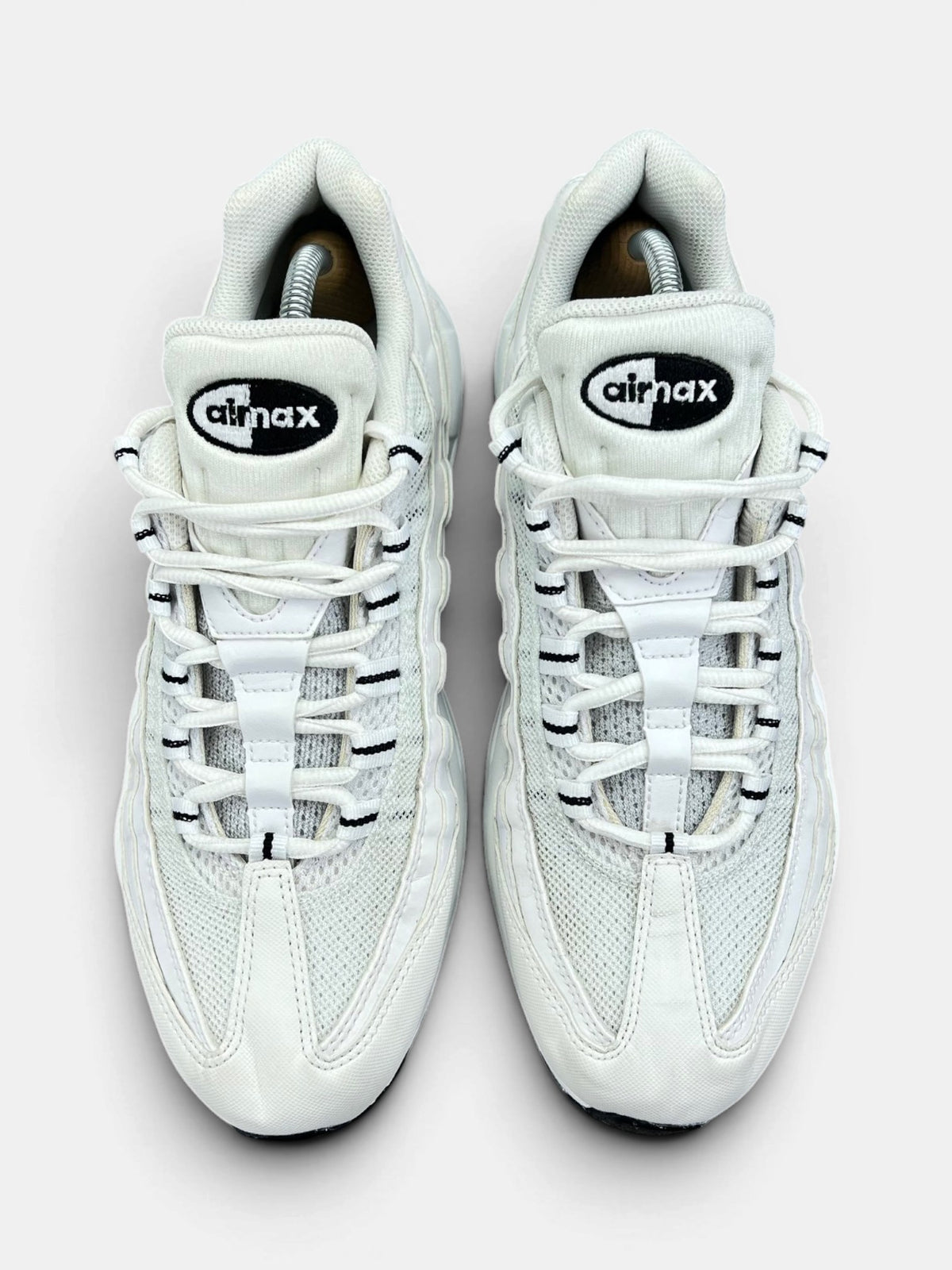 Nike Air Max 95 White Black — buty sportowe męskie w bardzo dobrym stanie rozmiar 44, widok z góry