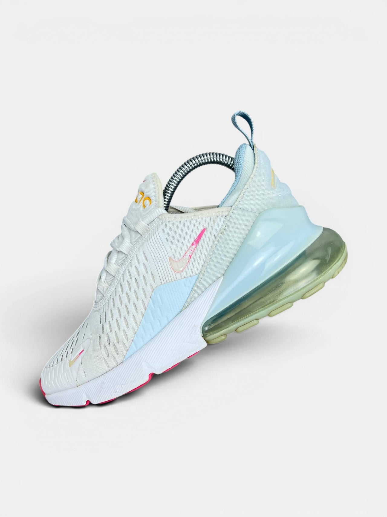 Nike Air Max 270 White Pinksicle — buty sportowe damskie w bardzo dobrym stanie rozmiar 39, zewnętrzny panel lewego buta