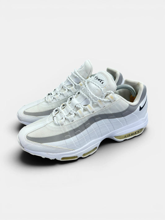 Nike Air Max 95 Ultra White Reflective — buty sportowe męskie w bardzo dobrym stanie rozmiar 44, widok z boku