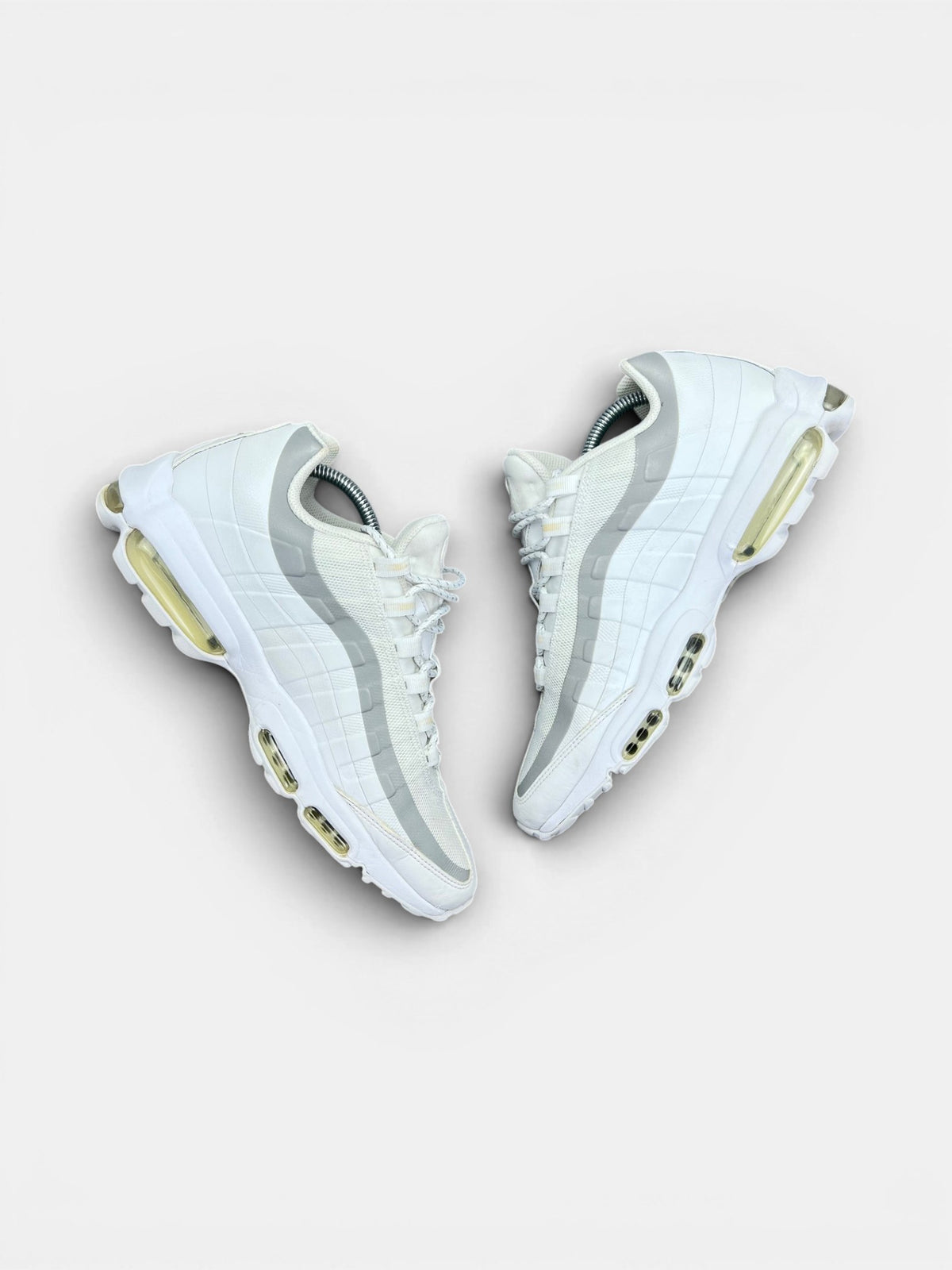 Nike Air Max 95 Ultra White Reflective — buty sportowe męskie w bardzo dobrym stanie rozmiar 44, widok z góry na wewnętrzną stronę butów