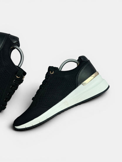 Mexx Glass — buty sportowe damskie w bardzo dobrym stanie rozmiar 42, wewnętrzny panel prawego buta