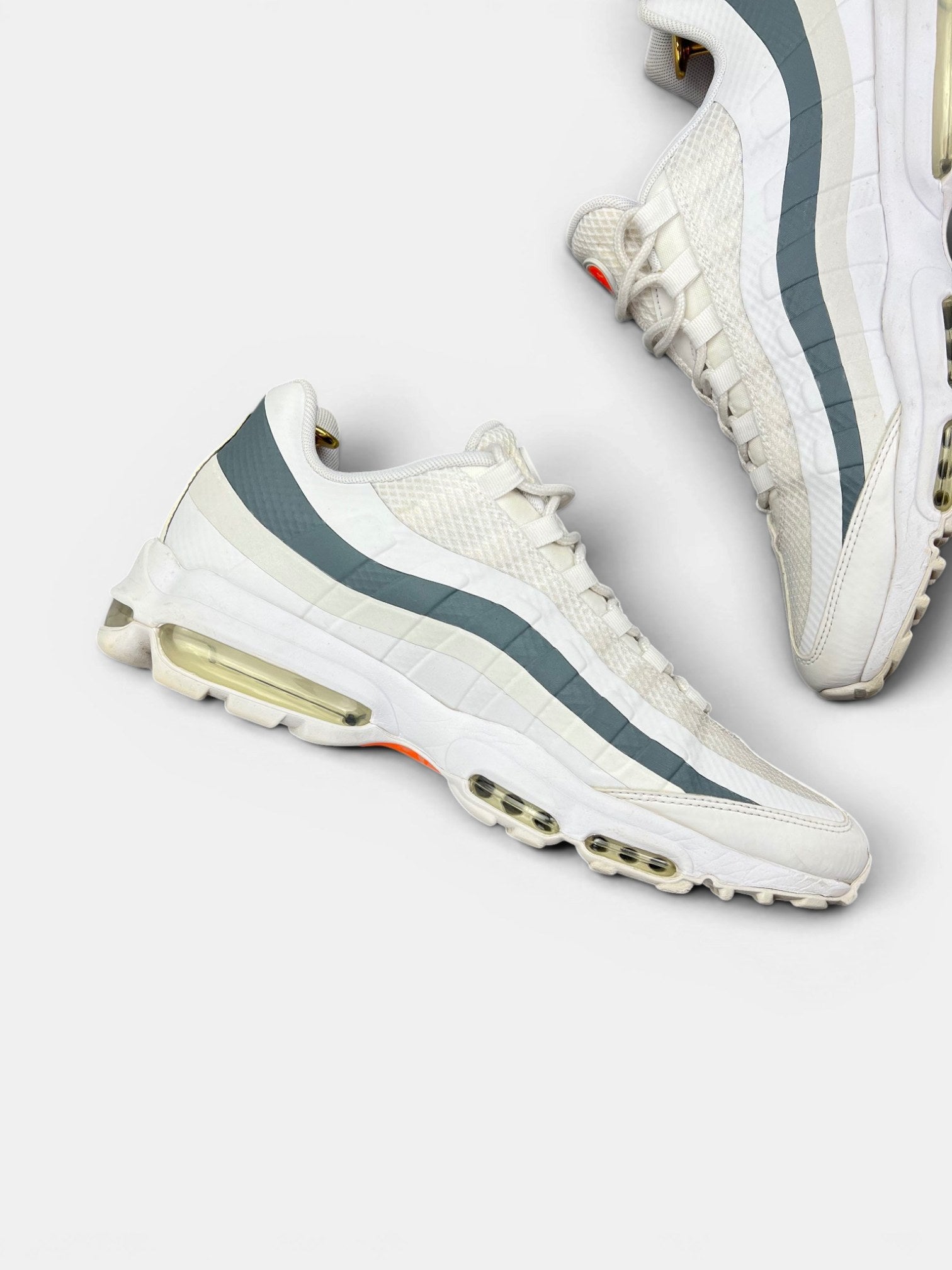 Nike Air Max 95 Ultra White Spruce — buty sportowe męskie w bardzo dobrym stanie rozmiar 45.5, wewnętrzny panel lewego buta
