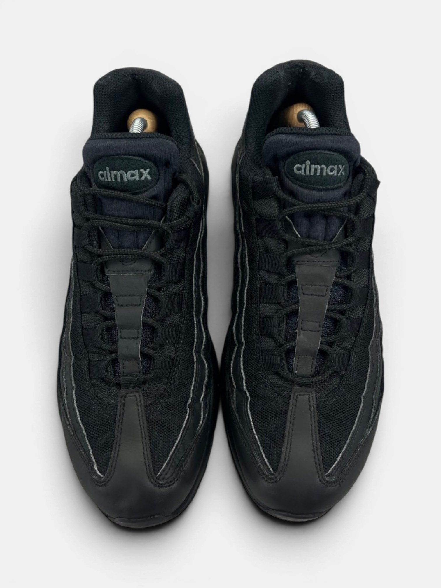 Nike Air Max 95 Essential Triple Black — buty sportowe męskie w bardzo dobrym stanie rozmiar 45.5, widok z góry