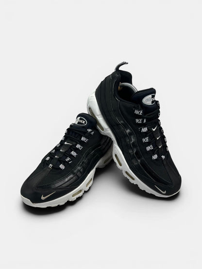 Nike Air Max 95 Overbranding Black — buty sportowe męskie w bardzo dobrym stanie rozmiar 43, boczny profil