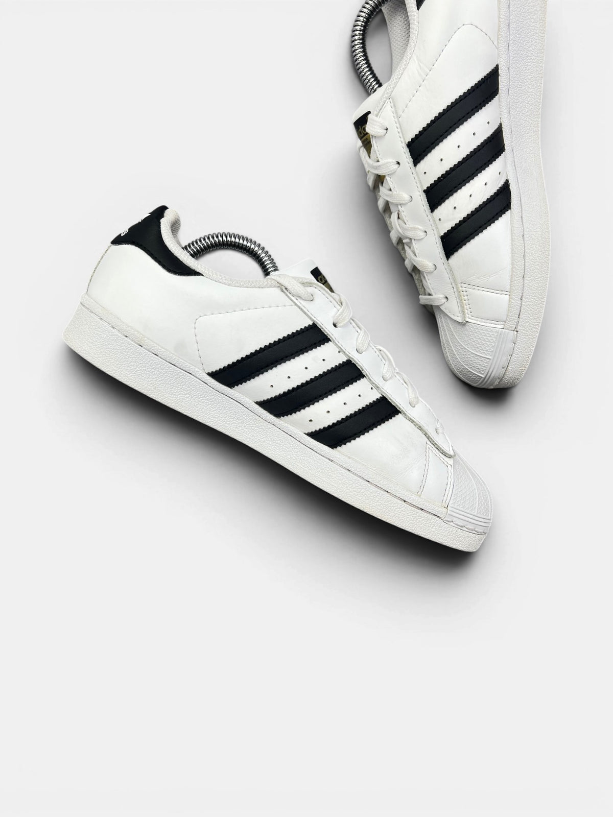 Adidas Superstar II White Gold Tongue — buty sportowe damskie w bardzo dobrym stanie rozmiar 37 1/3, wewnętrzny panel lewego buta