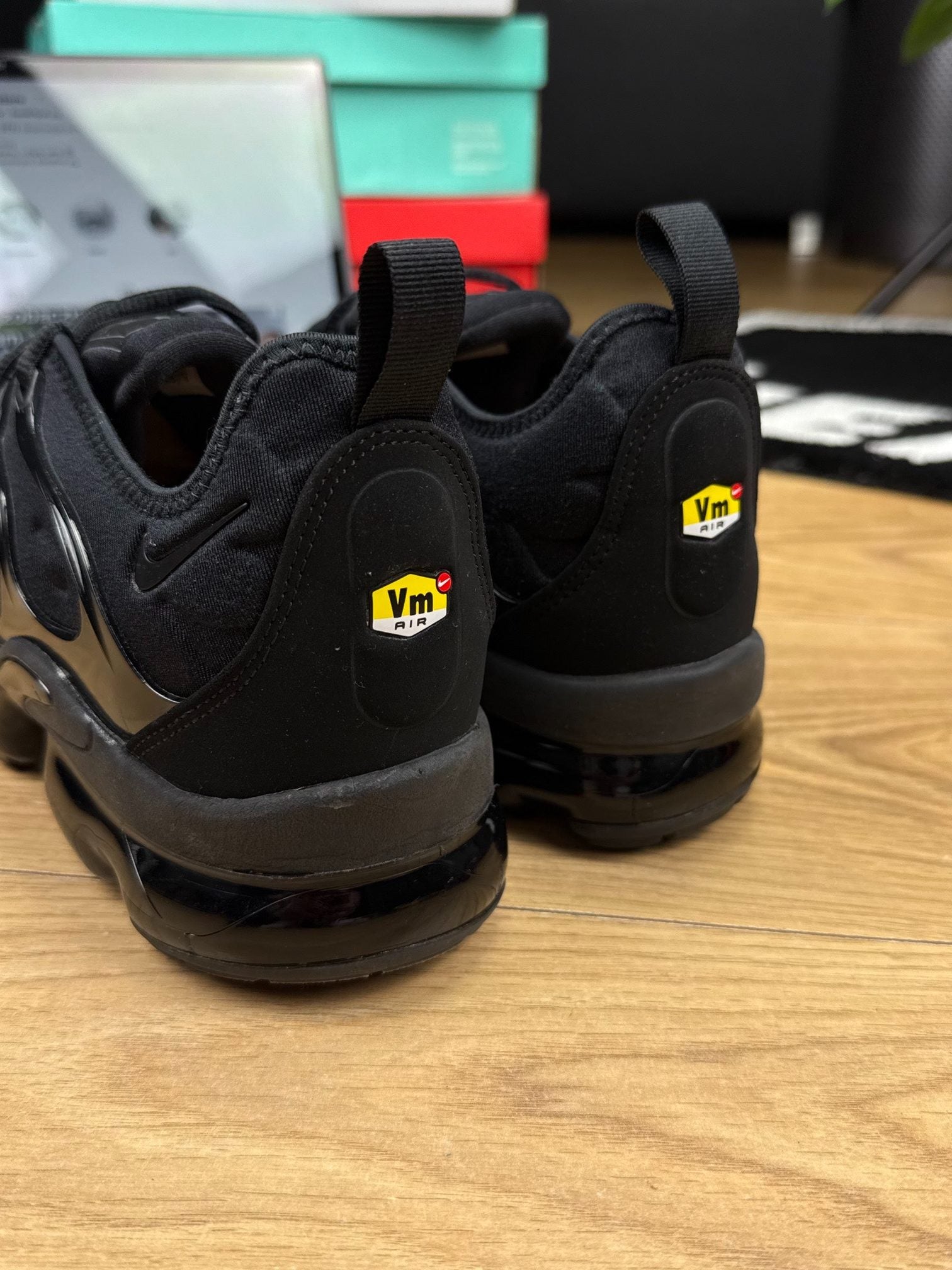 Nike Air VaporMax Plus Triple Black — buty sportowe męskie w bardzo dobrym stanie rozmiar 45.5, widok z tyłu