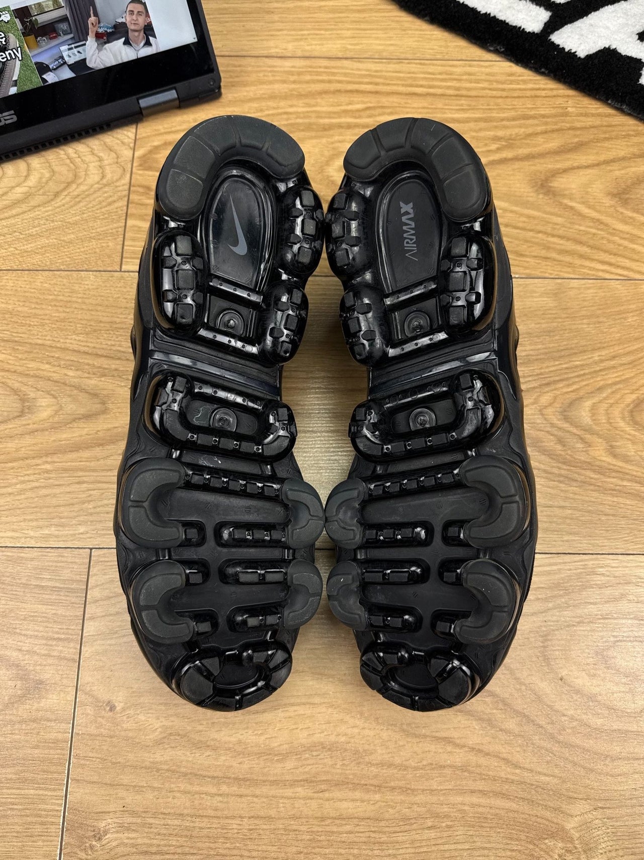 Nike Air VaporMax Plus Triple Black — buty sportowe męskie w bardzo dobrym stanie rozmiar 45.5, podeszwa