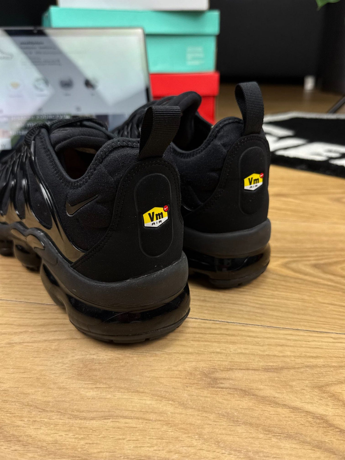 Nike Air VaporMax Plus Triple Black — buty sportowe męskie w bardzo dobrym stanie rozmiar 45.5, opcjonalne zdjęcie 1