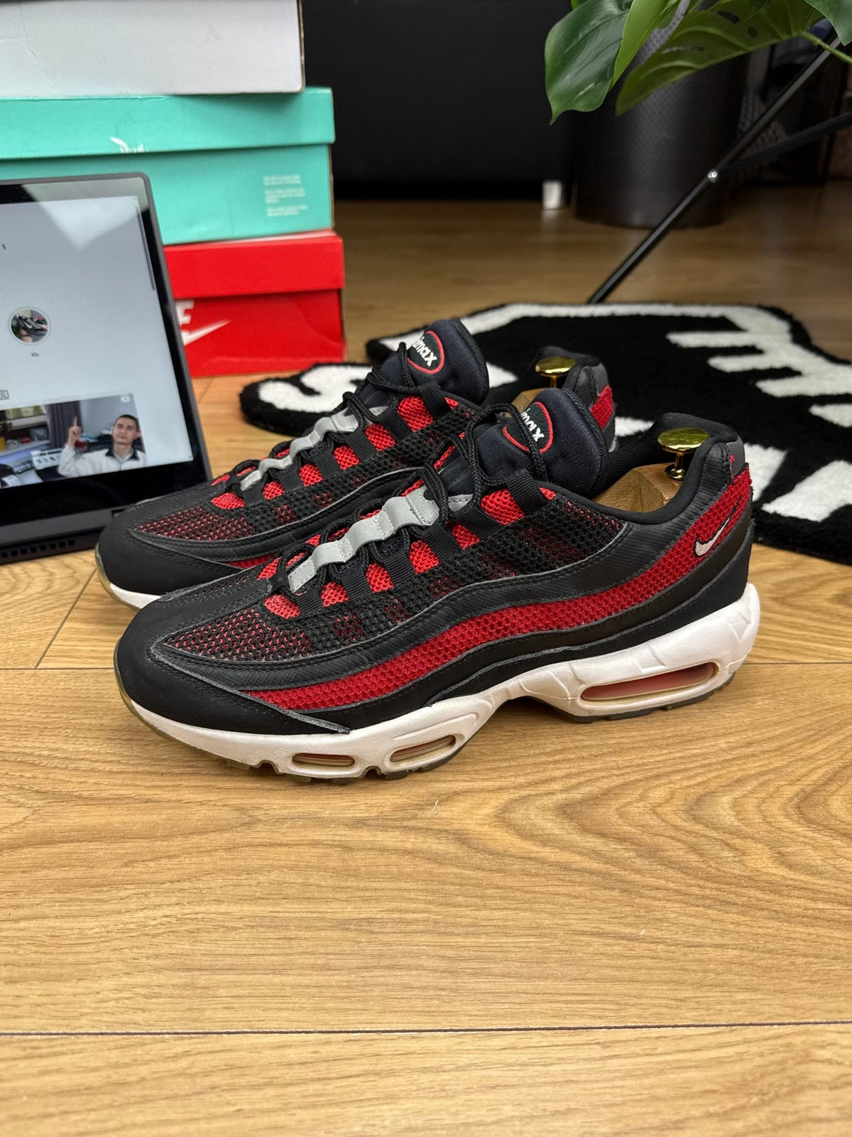 Nike Air Max 95 Essential Bred — buty sportowe męskie w bardzo dobrym stanie rozmiar 44, widok z góry