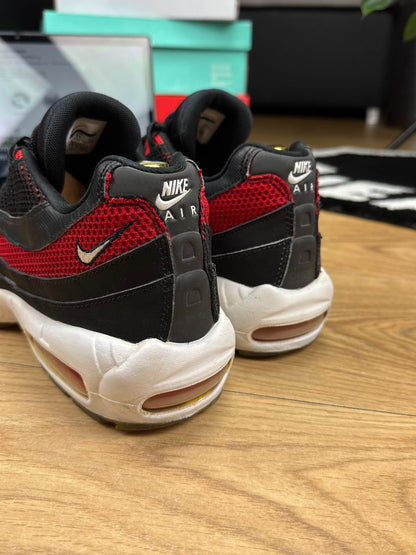 Nike Air Max 95 Essential Bred — buty sportowe męskie w bardzo dobrym stanie rozmiar 44, podeszwa