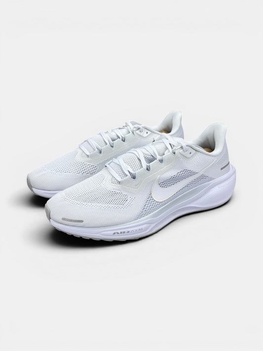 Nike Pegasus 41 Pure Platinum — buty sportowe męskie w bardzo dobrym stanie rozmiar 47, widok z boku