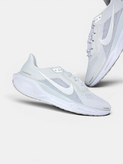Nike Pegasus 41 Pure Platinum — buty sportowe męskie w bardzo dobrym stanie rozmiar 47, zewnętrzny panel lewego buta