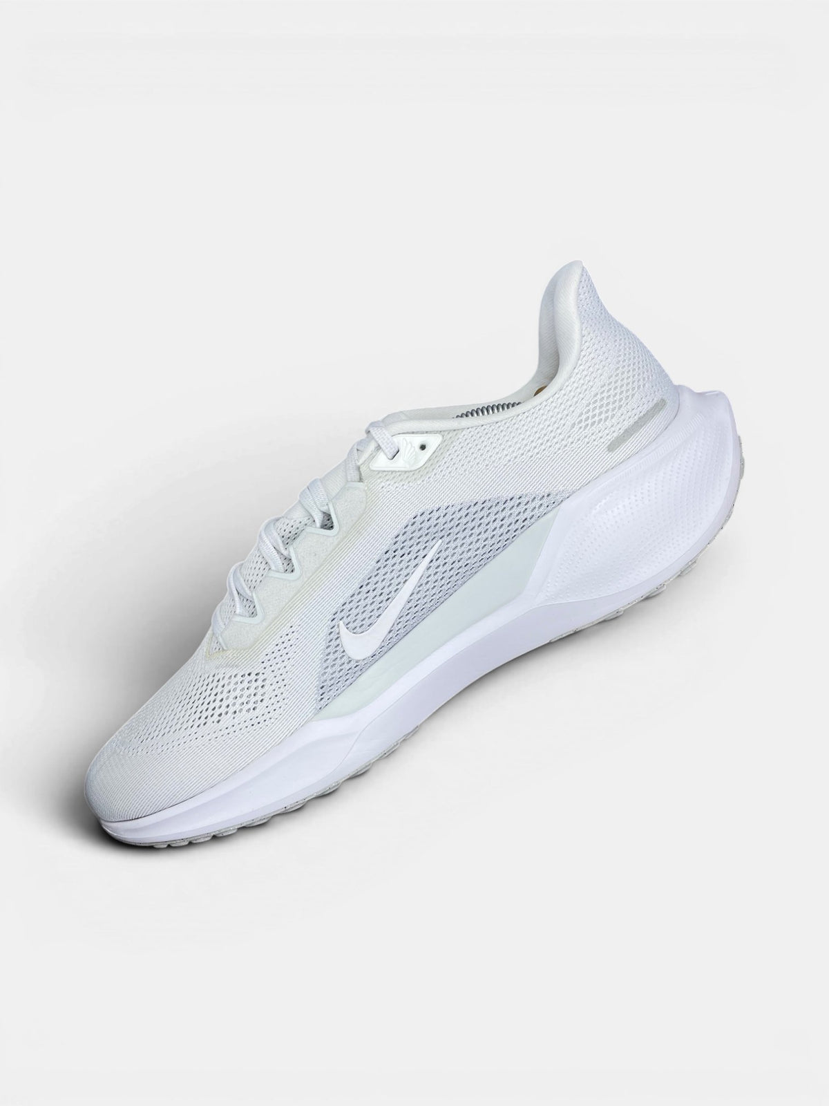 Nike Pegasus 41 Pure Platinum — buty sportowe męskie w bardzo dobrym stanie rozmiar 47, wewnętrzny panel prawego buta