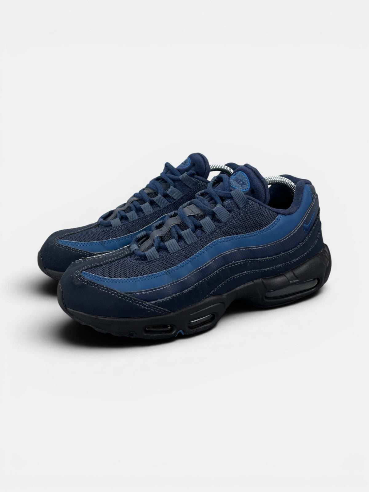 Nike Air Max 95 Harbor Blue — buty sportowe męskie w bardzo dobrym stanie rozmiar 42.5, widok z boku