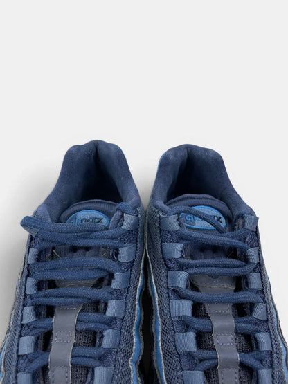 Nike Air Max 95 Harbor Blue — buty sportowe męskie w bardzo dobrym stanie rozmiar 42.5, zapiętki butów