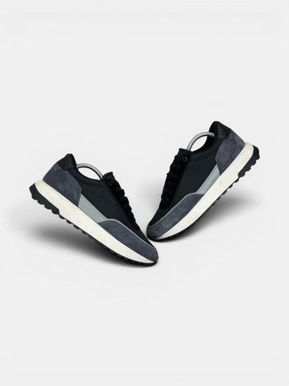 Calvin Klein Low Top Lace Up — buty sportowe męskie nowe rozmiar 42, widok z góry na zewnętrzną stronę butów
