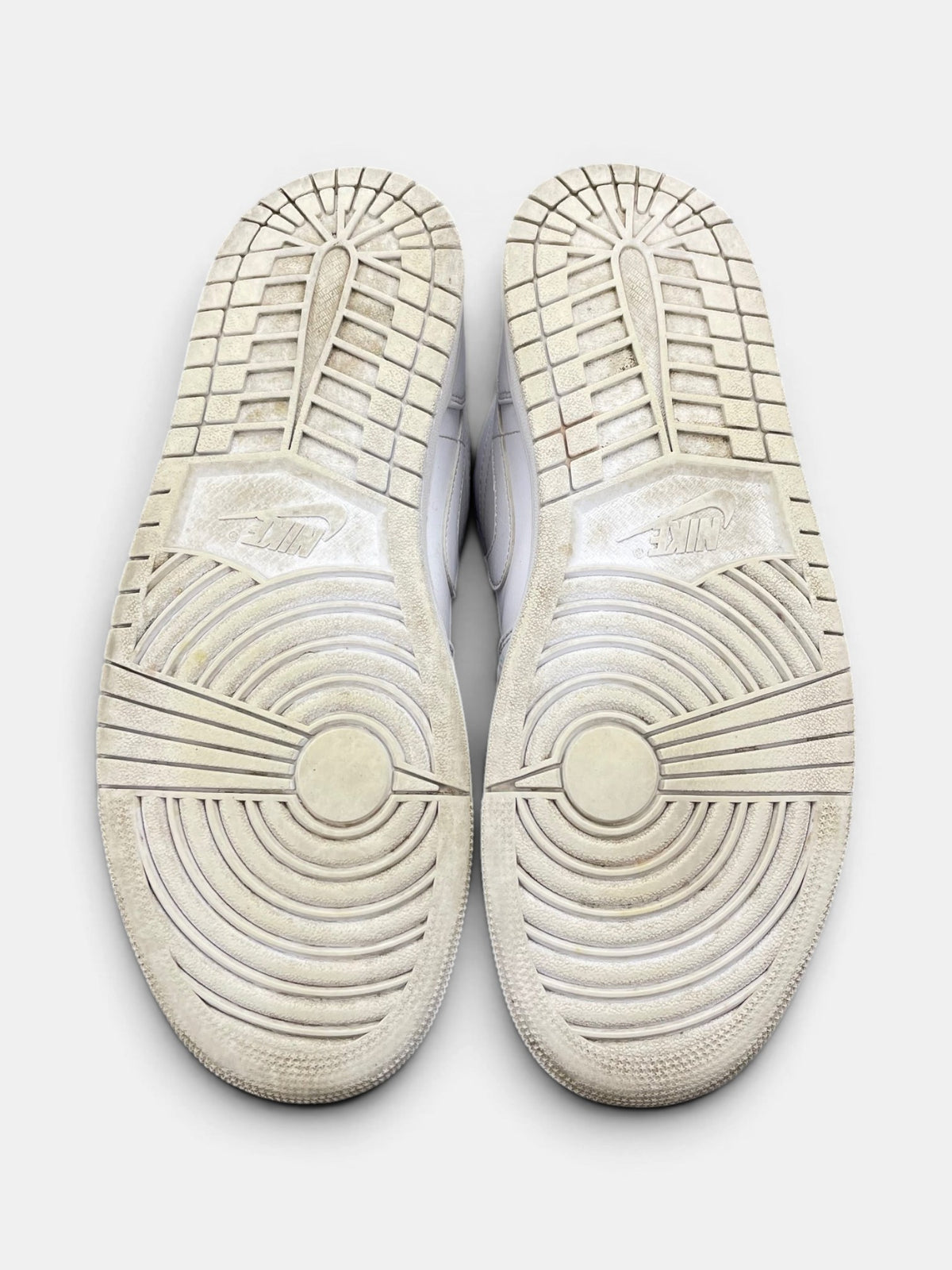 Nike Air Jordan 1 Low AJ1 Low Triple White — buty sportowe męskie w bardzo dobrym stanie rozmiar 44.5, podeszwa
