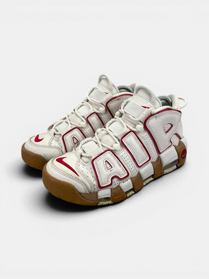 Nike Air More Uptempo Phantom Gym Red Gum — buty sportowe damskie w bardzo dobrym stanie rozmiar 39, widok z boku