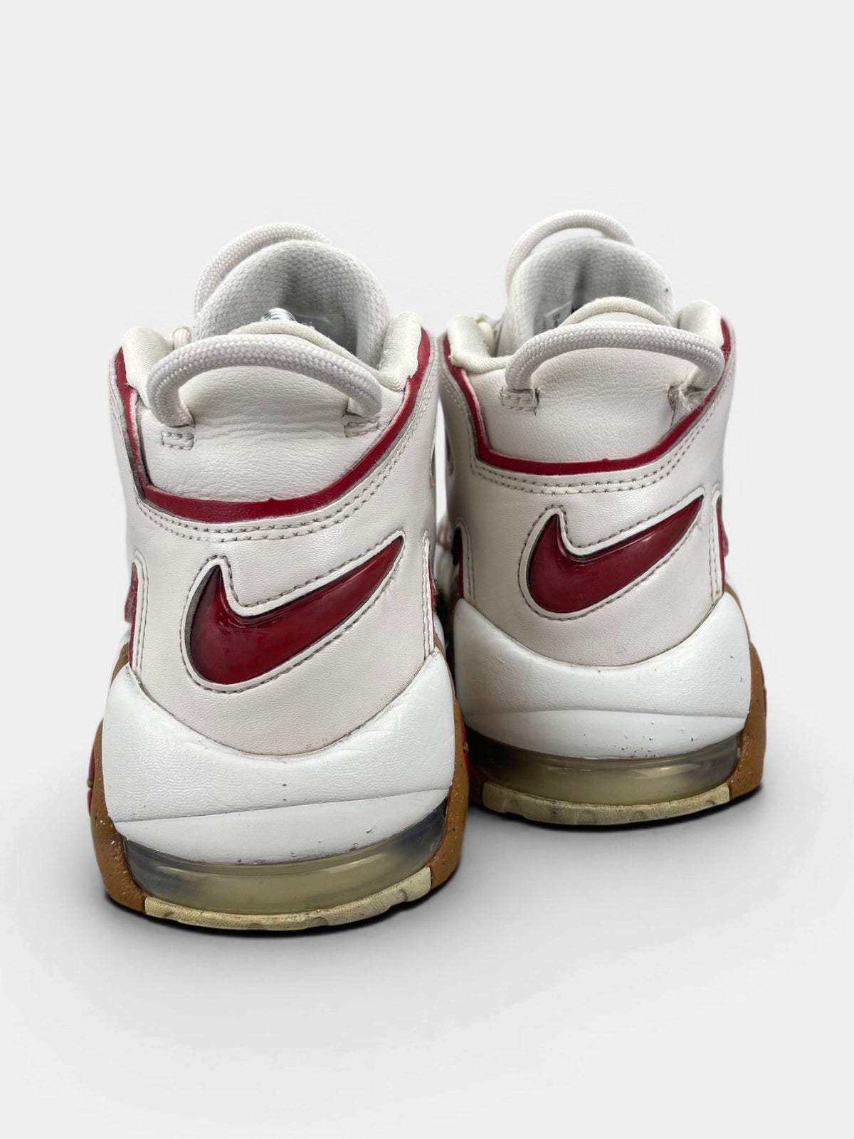 Nike Air More Uptempo Phantom Gym Red Gum — buty sportowe damskie w bardzo dobrym stanie rozmiar 39, widok z tyłu
