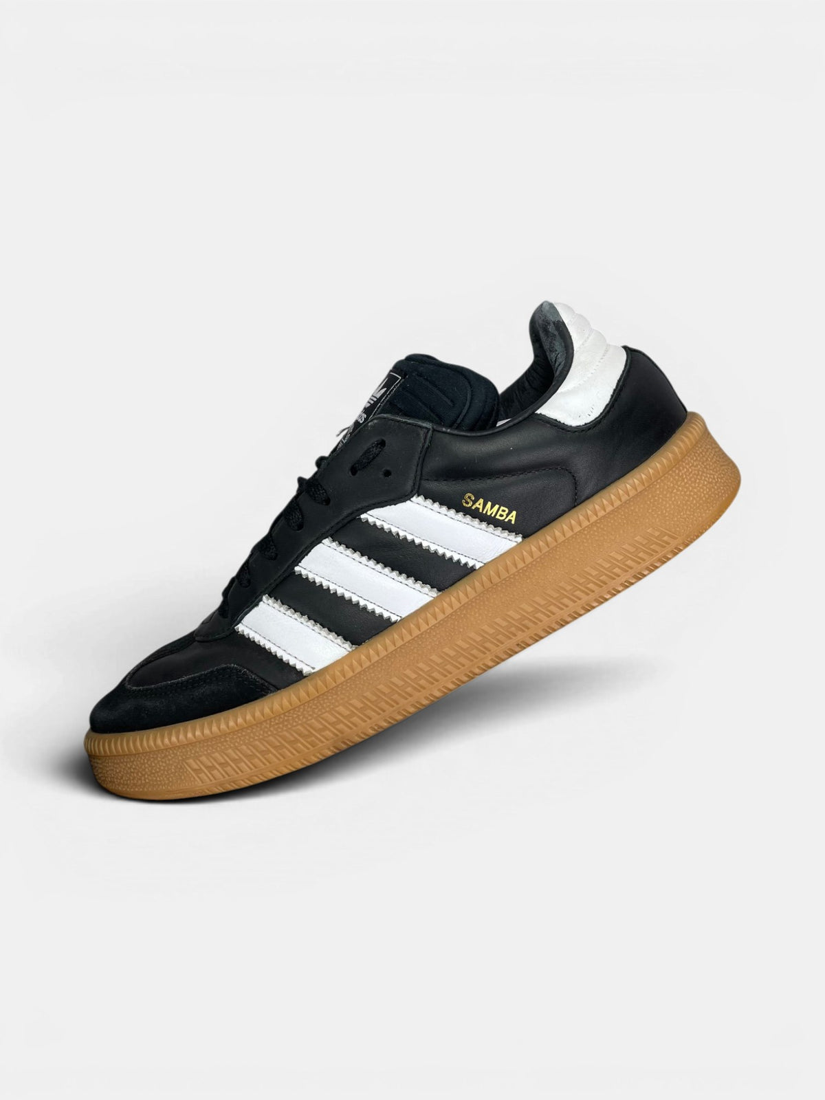 Adidas Samba XLG Black Gum — buty sportowe męskie w bardzo dobrym stanie rozmiar 42, widok z góry na wewnętrzną stronę butów